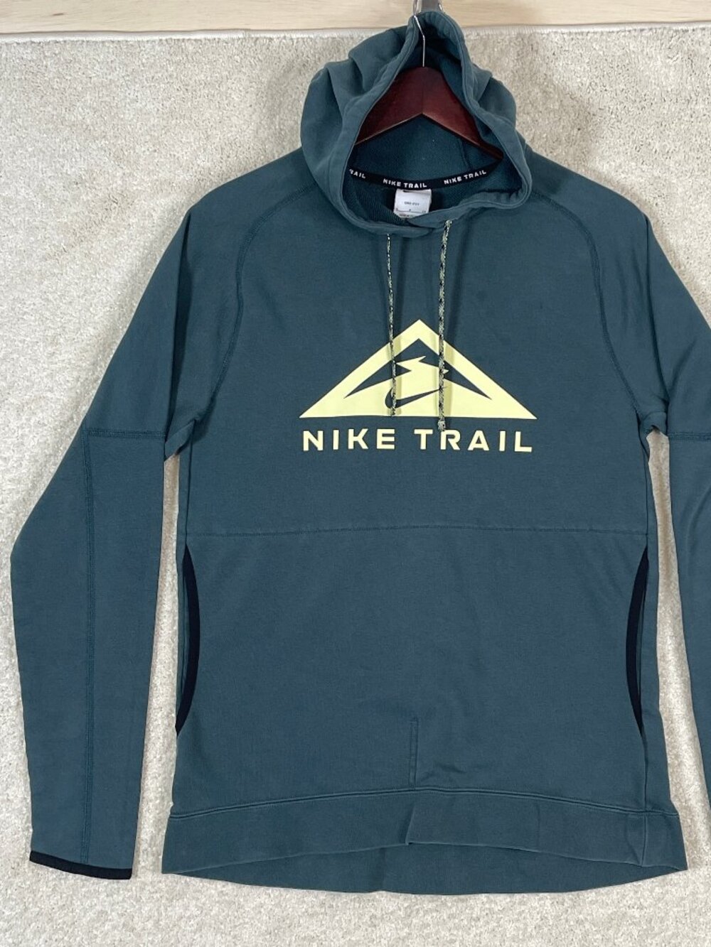Nike Men's Dri-FIT Magic Hour Trail Running Hoodie Size Small Teal DV9324